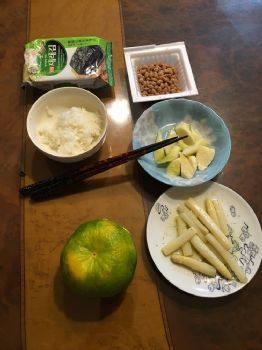 簞食瓢飲在陋巷 simple food with rice